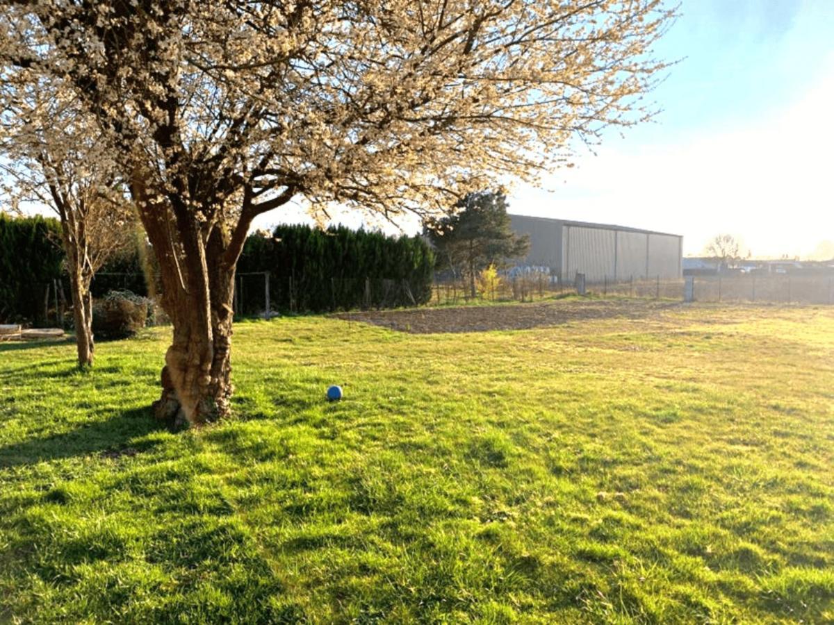 Studio Confortable, Parking Et Jardin Bucheres Exterior photo